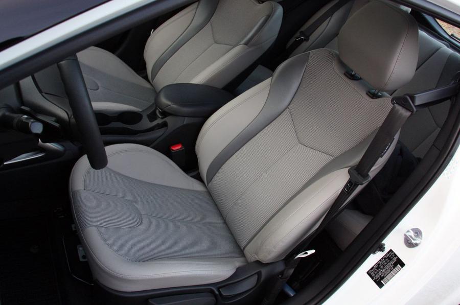  Hyundai Veloster 2011 года  (фото 128 из 184)